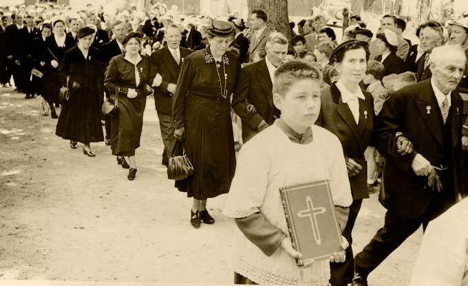 17 - Le bapt&egrave;me des cloches en 1954